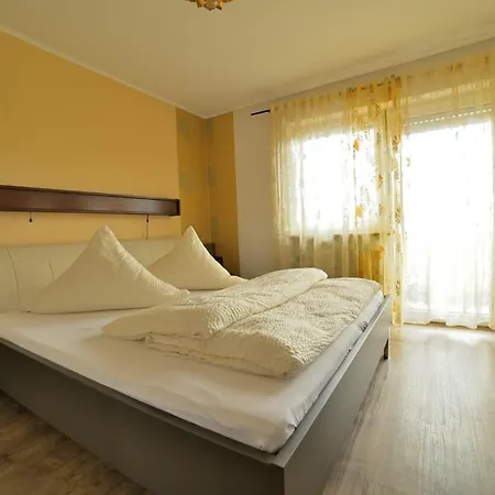 Zrenners Garni 3* 발드사센
