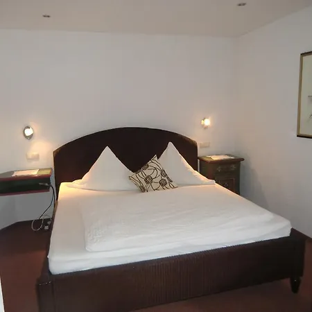 Zrenners Garni 3* Waldsassen