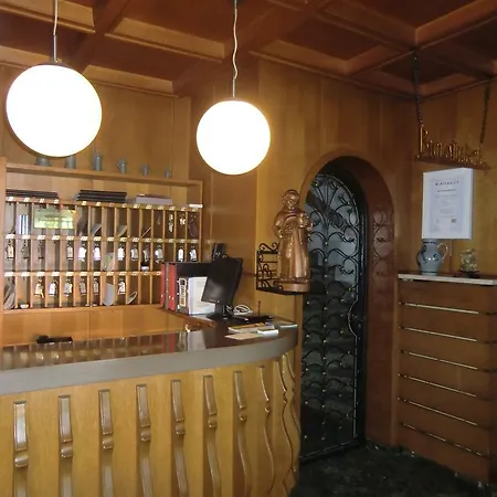 Zrenners Garni 3* 발드사센