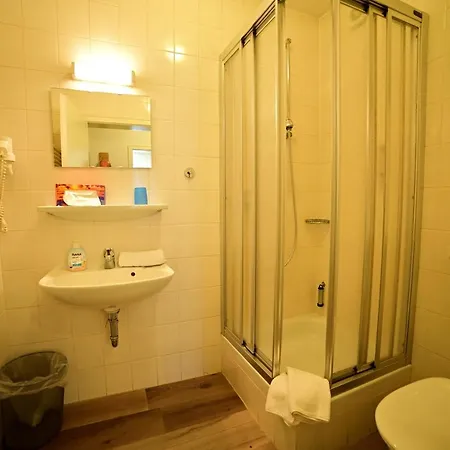 Zrenners Garni Pensionat 3*